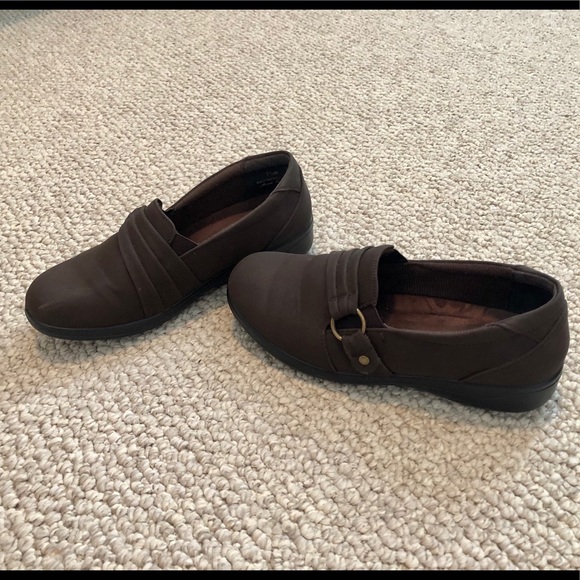 Easy Street Comfort Wave Brown Slip On Shoe - Picture 4 of 11